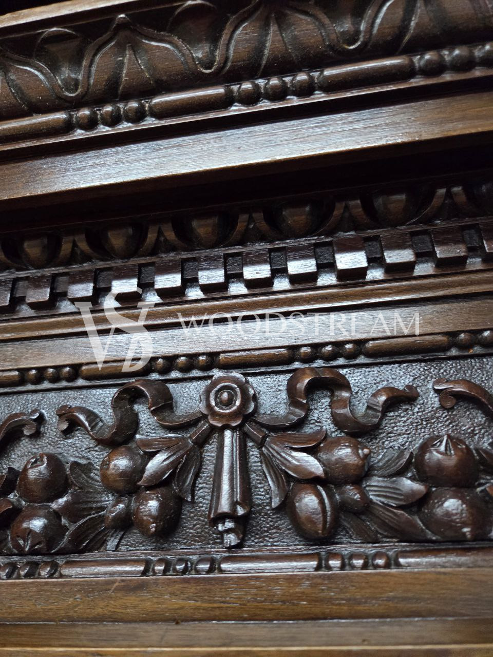 Буфет в стиле ренессанс