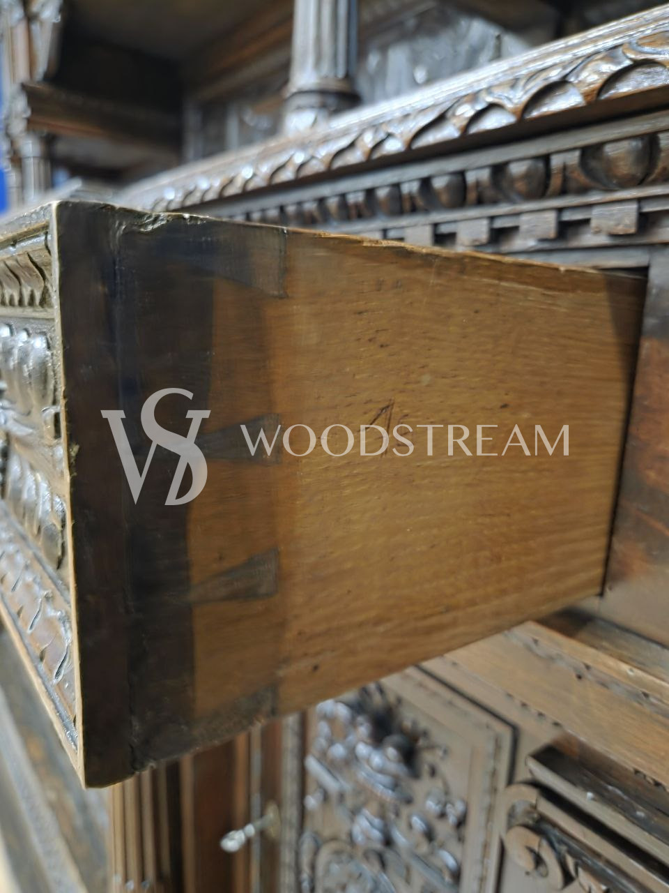 Буфет в стиле ренессанс