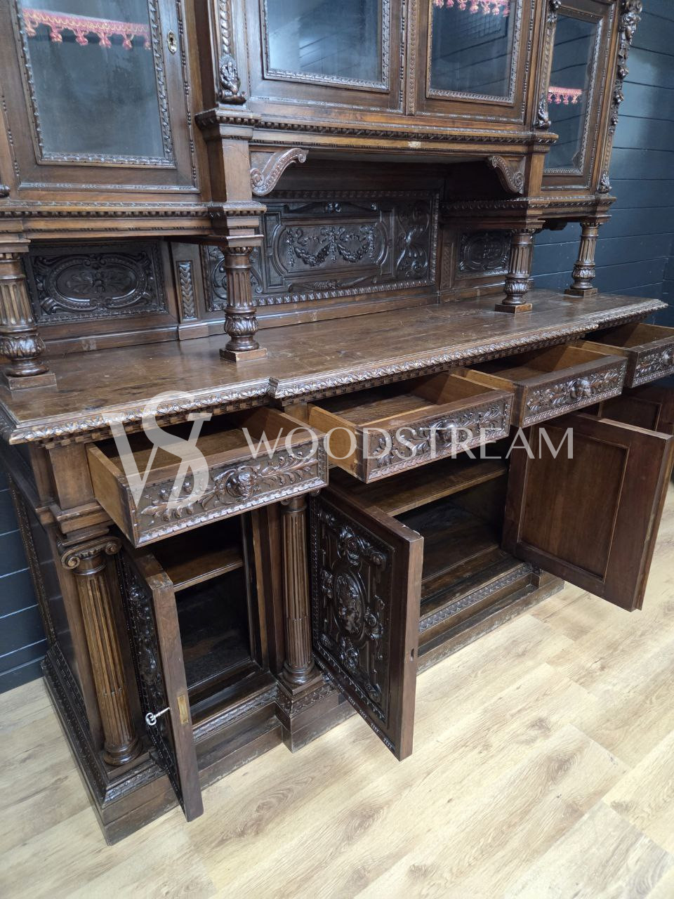 Буфет в стиле ренессанс
