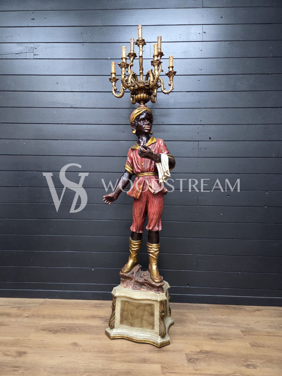 Светильник напольный Мавр