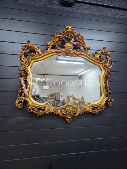 Зеркало настенное в стиле барокко от фабрики Silik