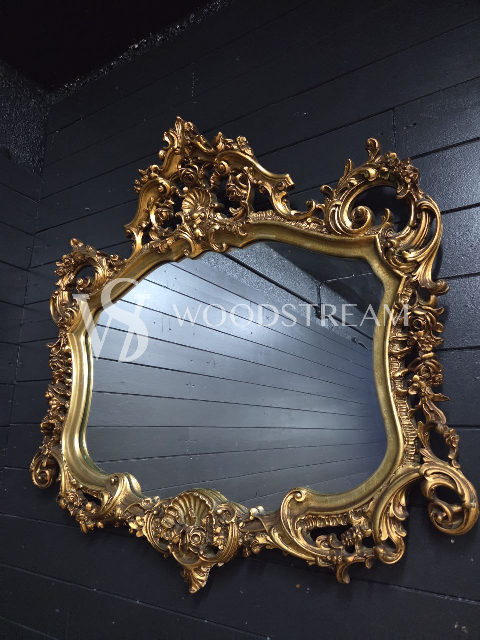 Зеркало настенное в стиле барокко от фабрики Silik