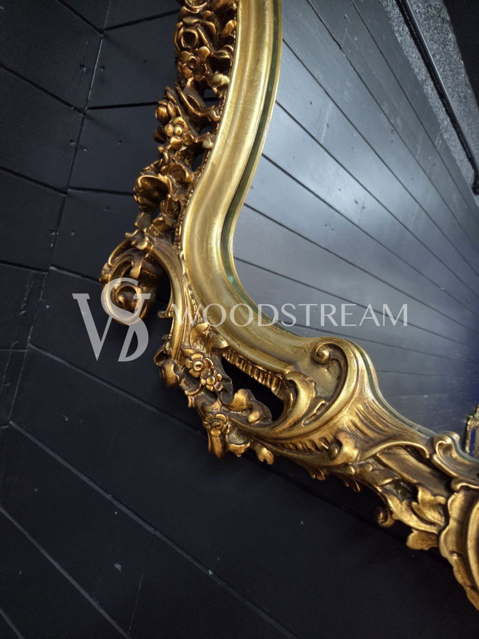 Зеркало настенное в стиле барокко от фабрики Silik