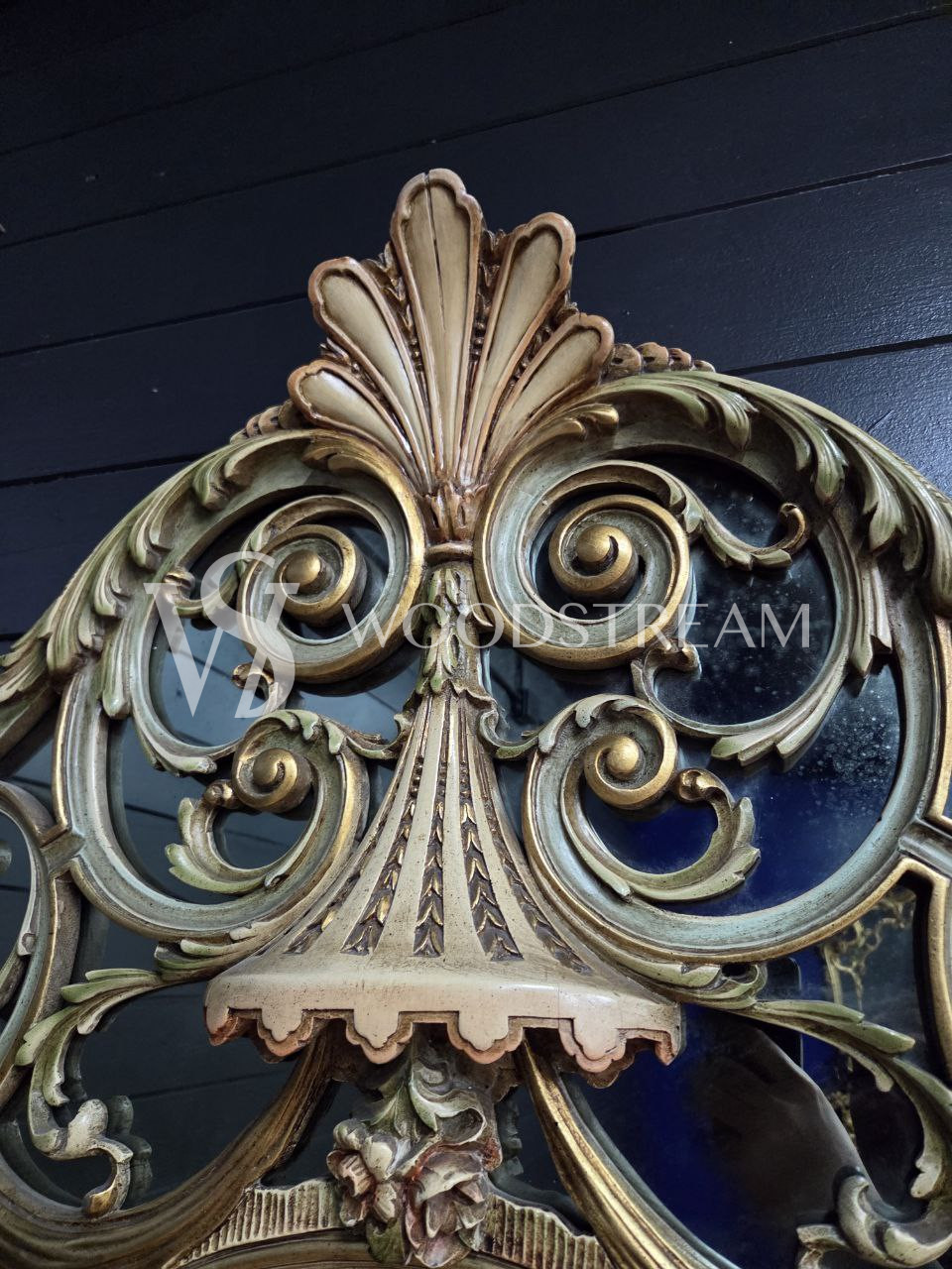 Зеркало настенное в стиле Людовика XV