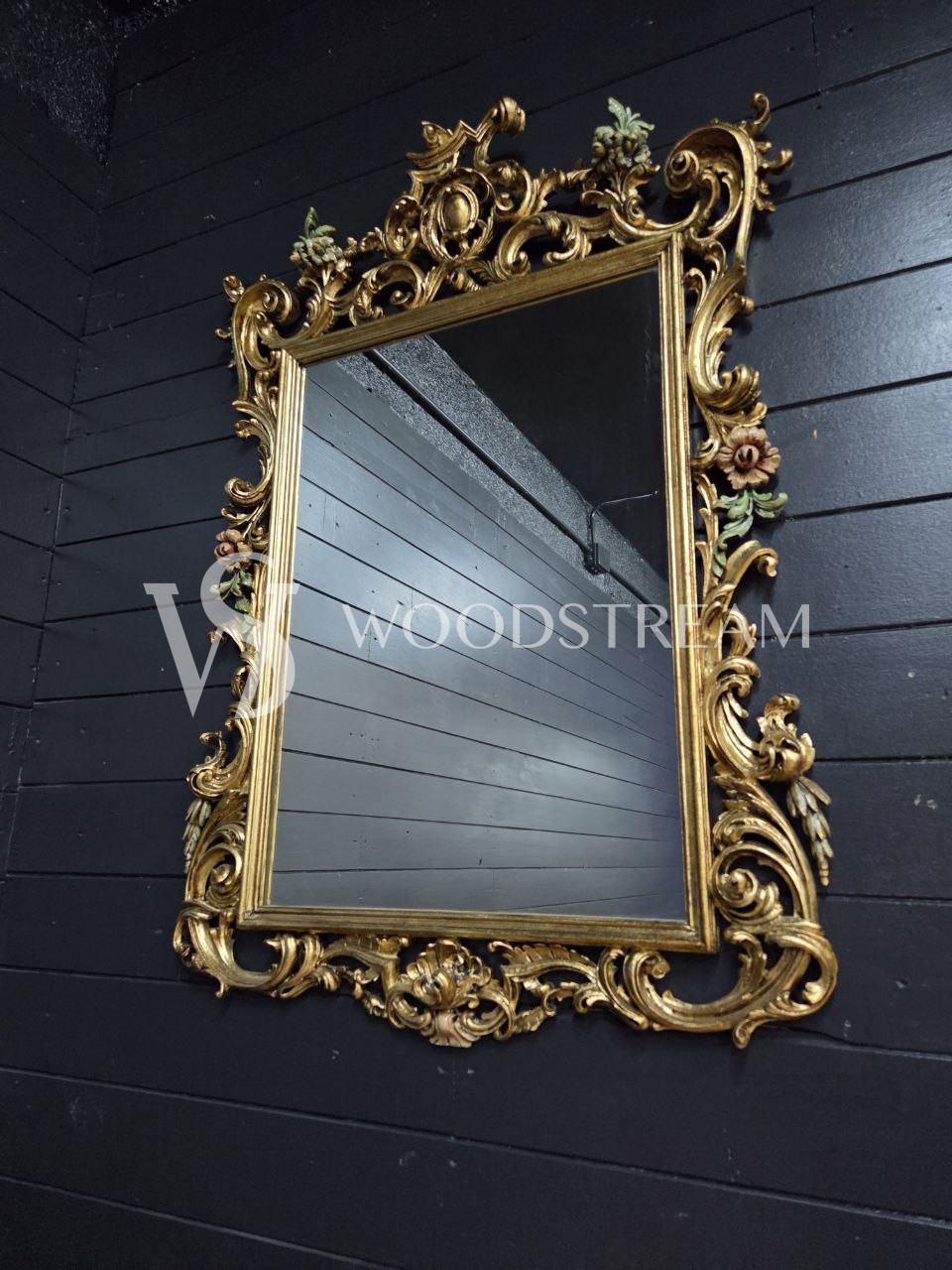 Зеркало настенное в стиле венецианского барокко