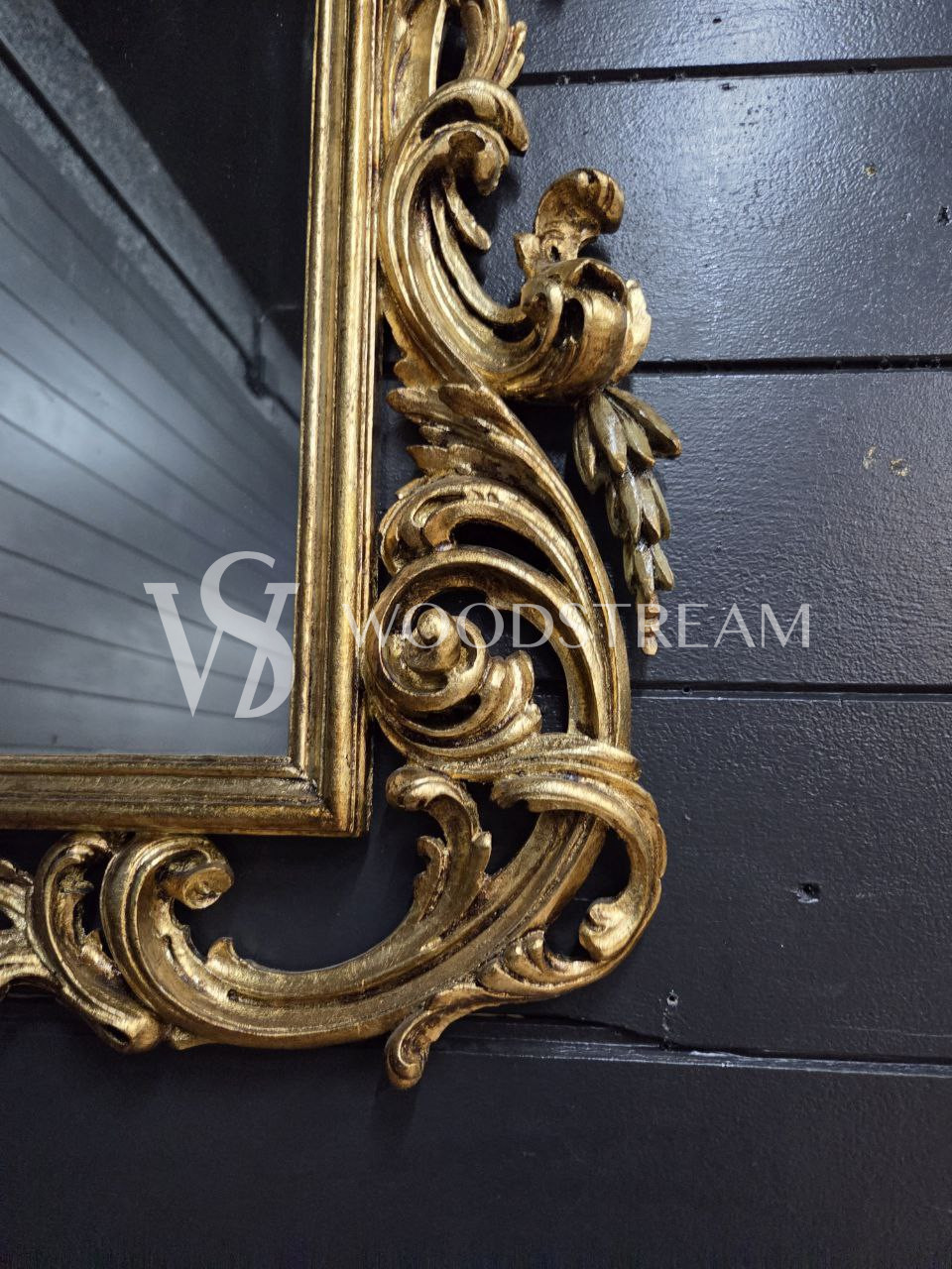 Зеркало настенное в стиле венецианского барокко
