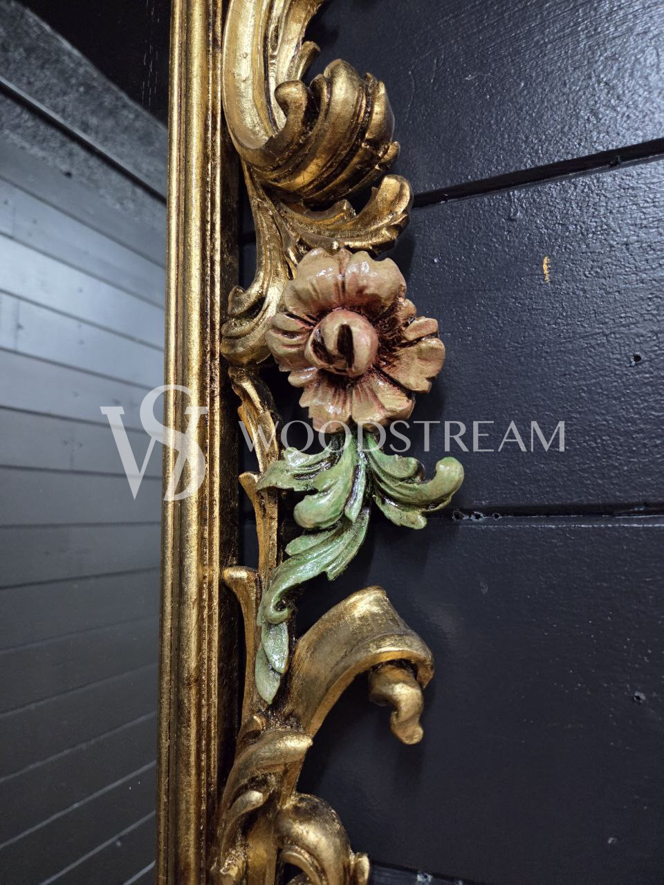 Зеркало настенное в стиле венецианского барокко