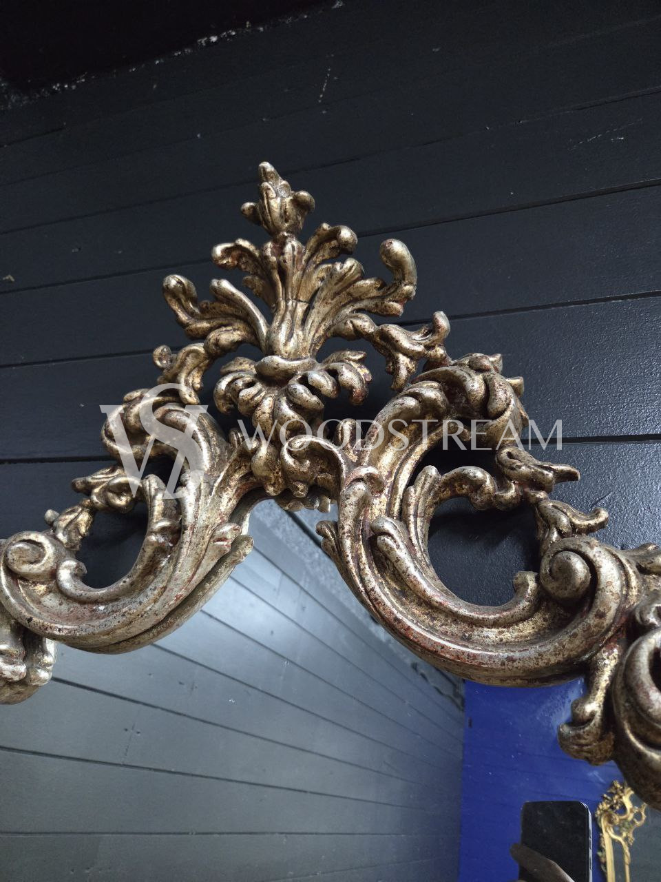 Зеркало настенное в стиле барокко