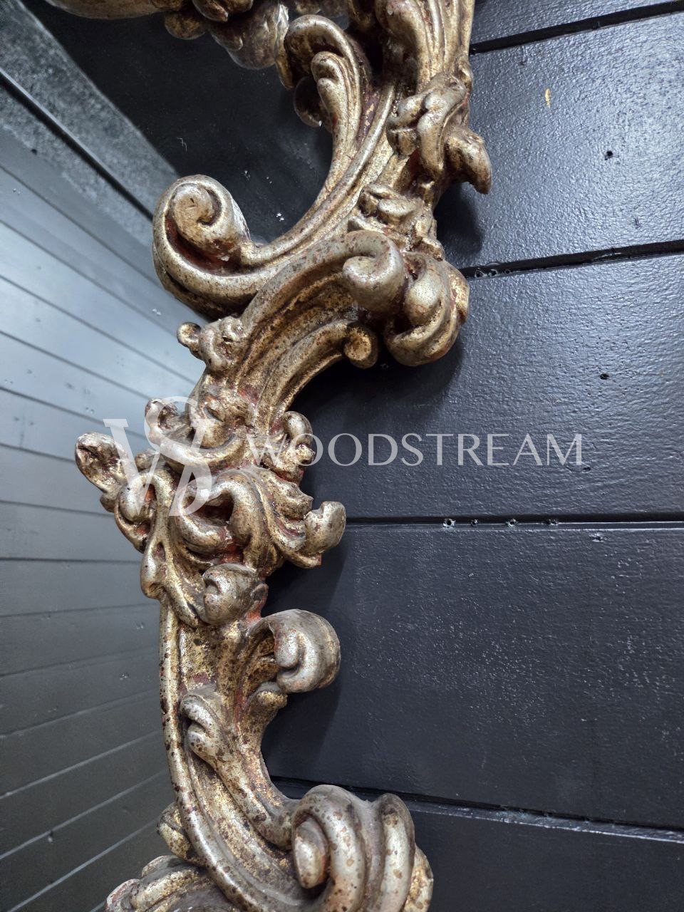 Зеркало настенное в стиле барокко