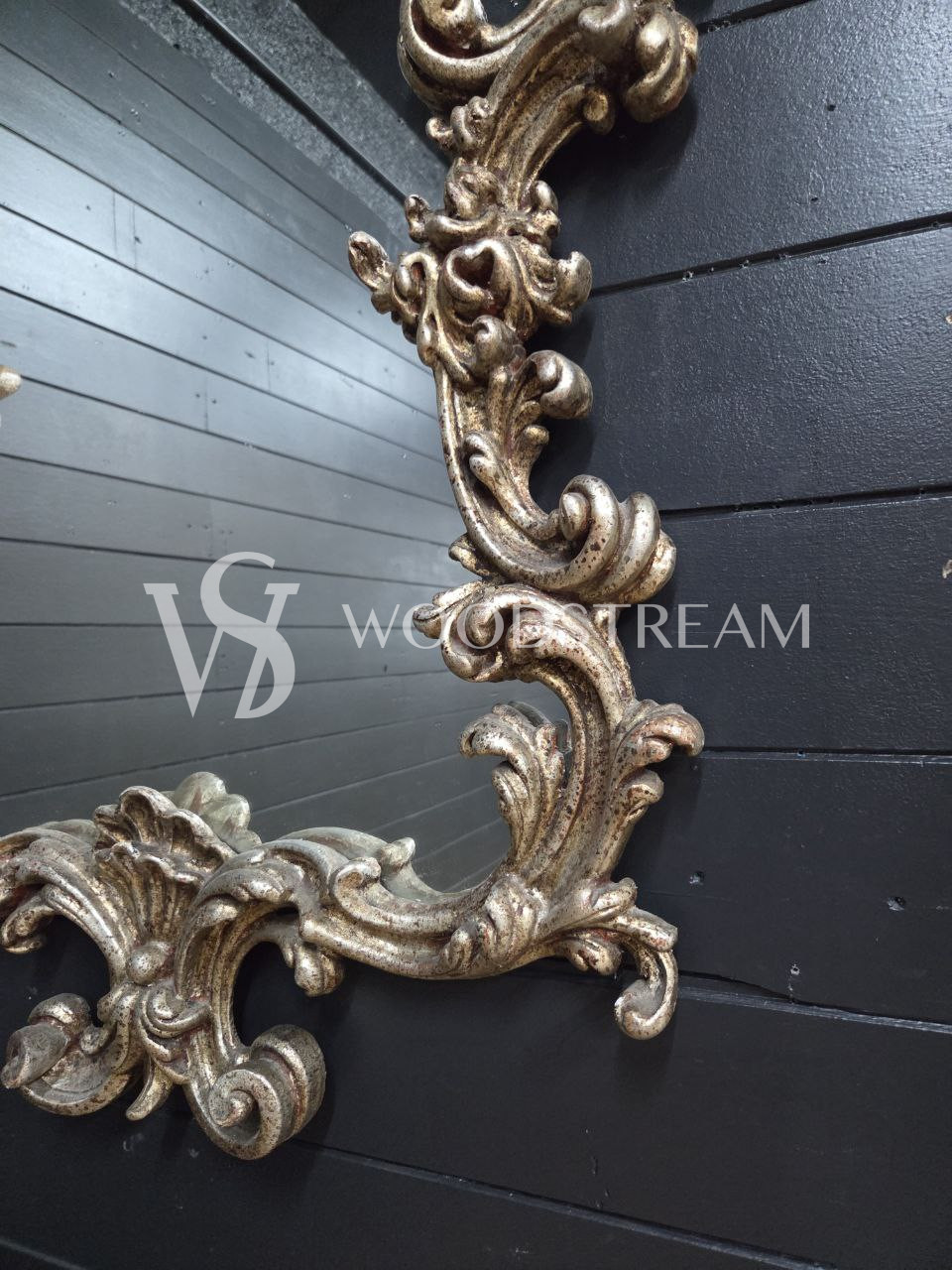 Зеркало настенное в стиле барокко