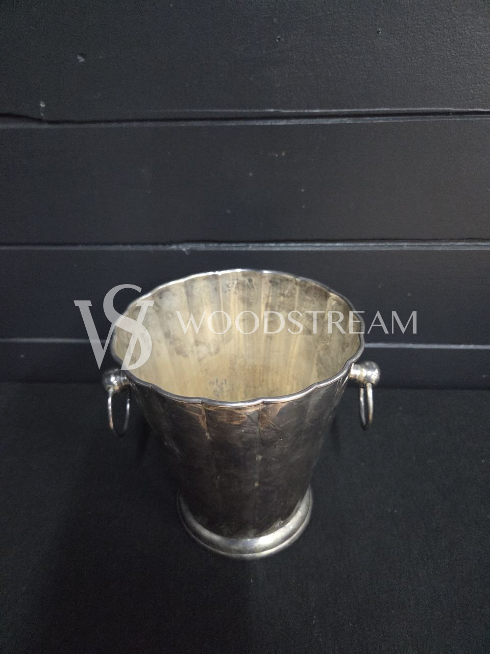 Ведро для охлаждения винных бутылок