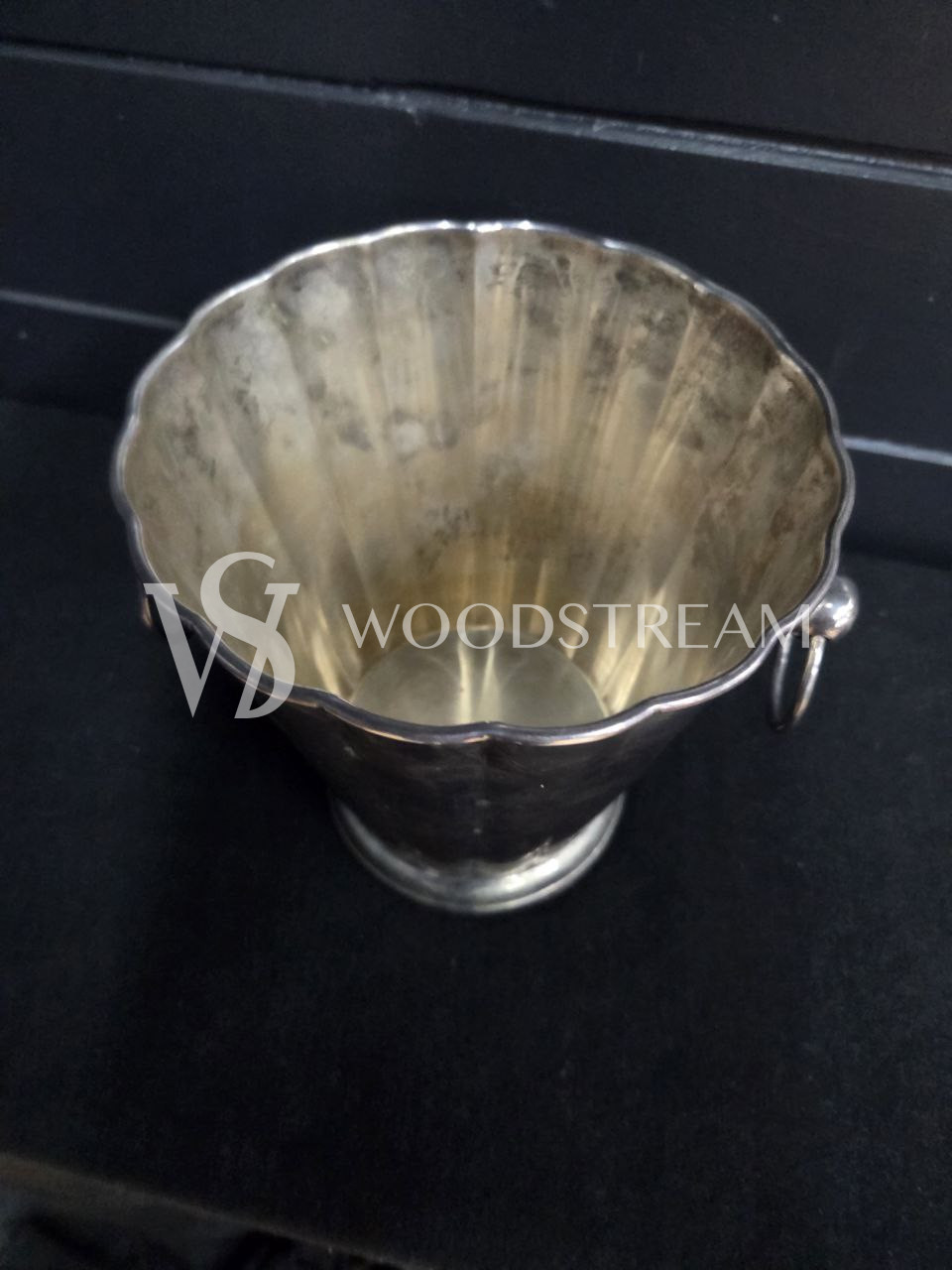 Ведро для охлаждения винных бутылок