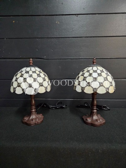 Лампа настольная в стиле Тиффани 2 штуки