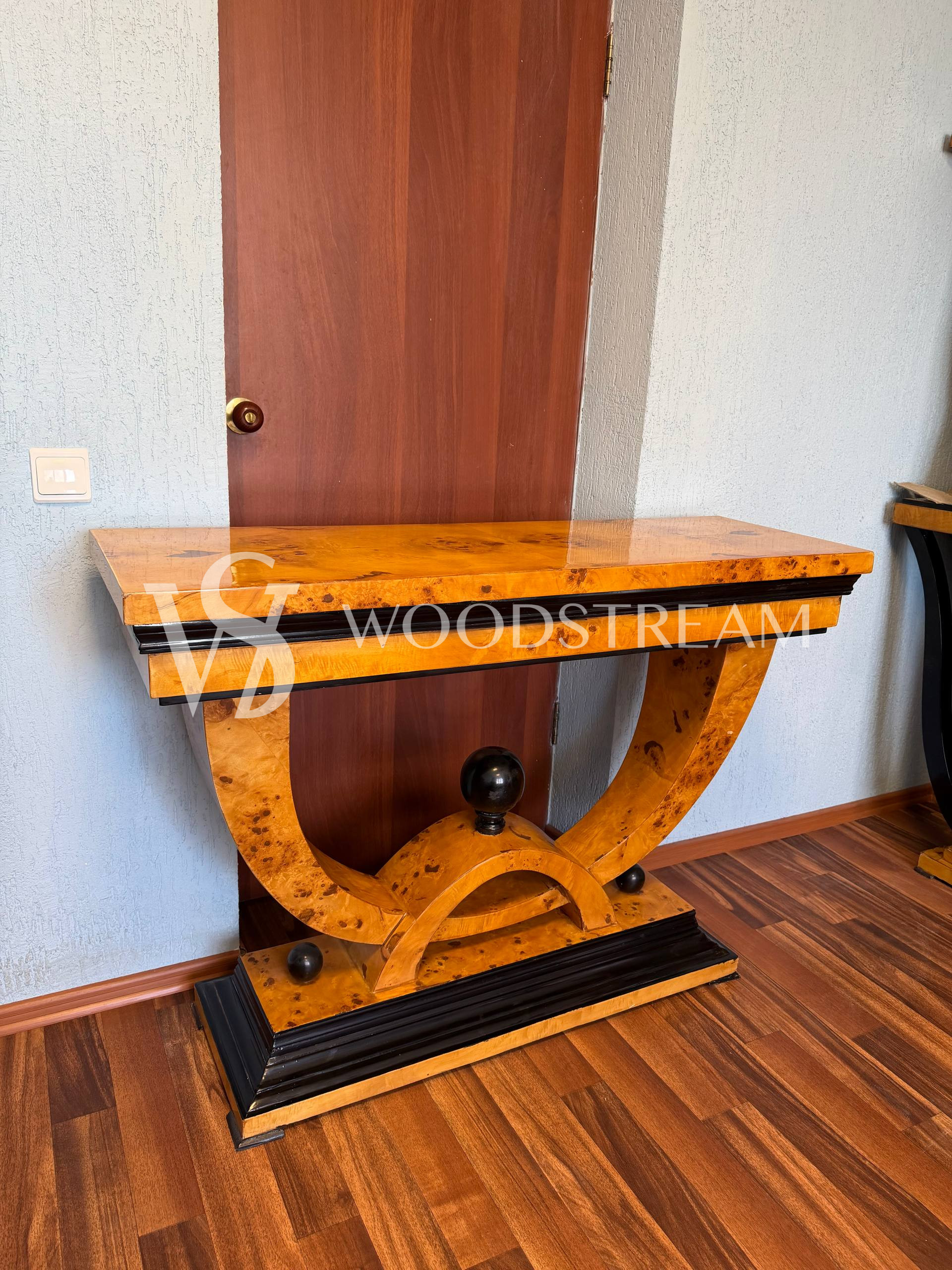 Консоль в стиле ар деко