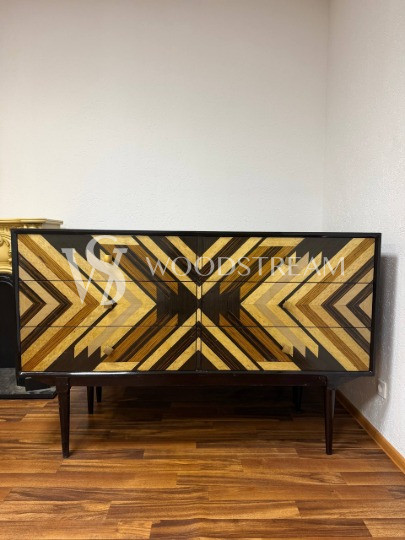 Тумба с геометрическим рисунком