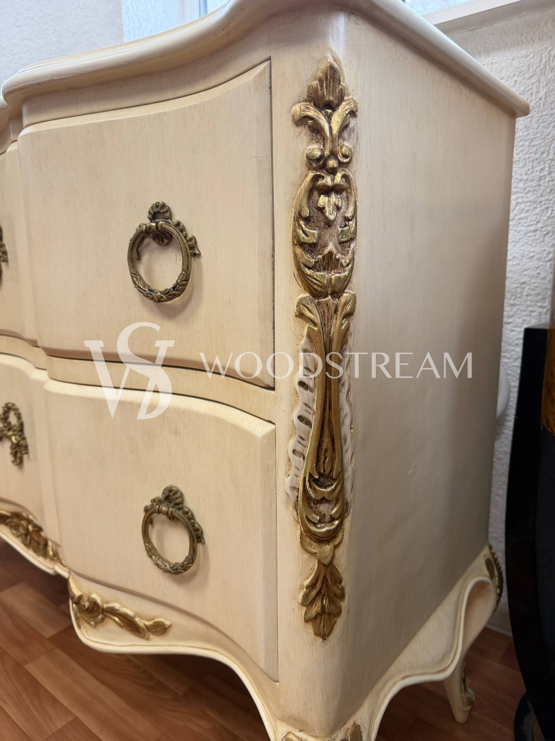 Комод в стиле Людовика XIV