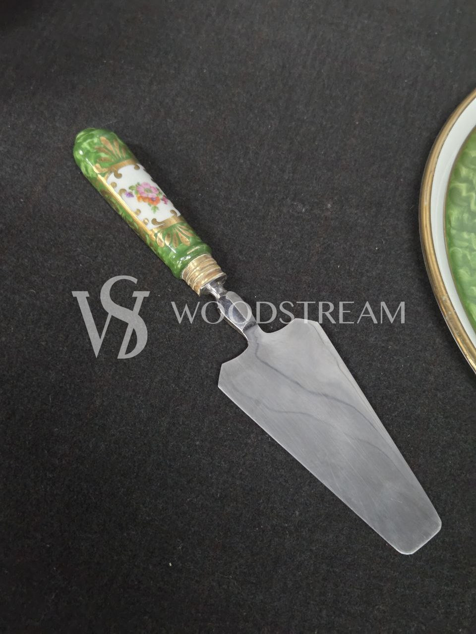 Набор: Тарелка/Блюдо с ложкой/черпак/лопатка 3 штуки Limoges