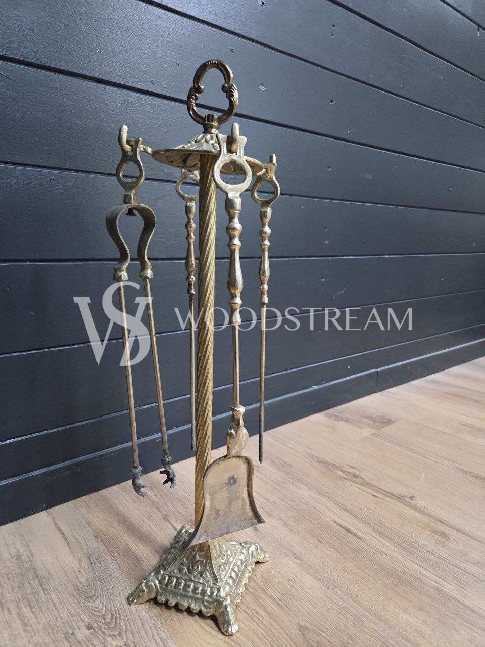 Комплект: Экран каминный и Комплект каминных инструментов на подставке