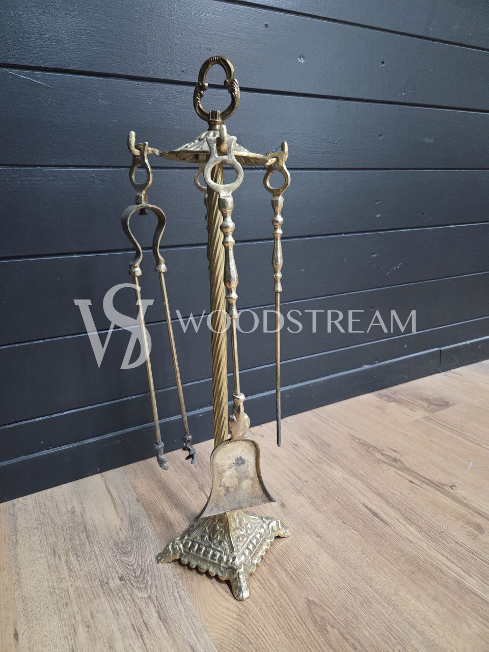 Комплект: Экран каминный и Комплект каминных инструментов на подставке