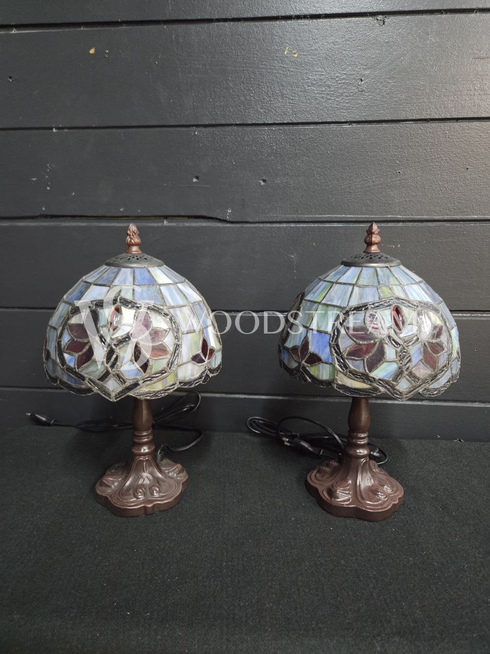 Лампа настольная в стиле Тиффани 2 штуки