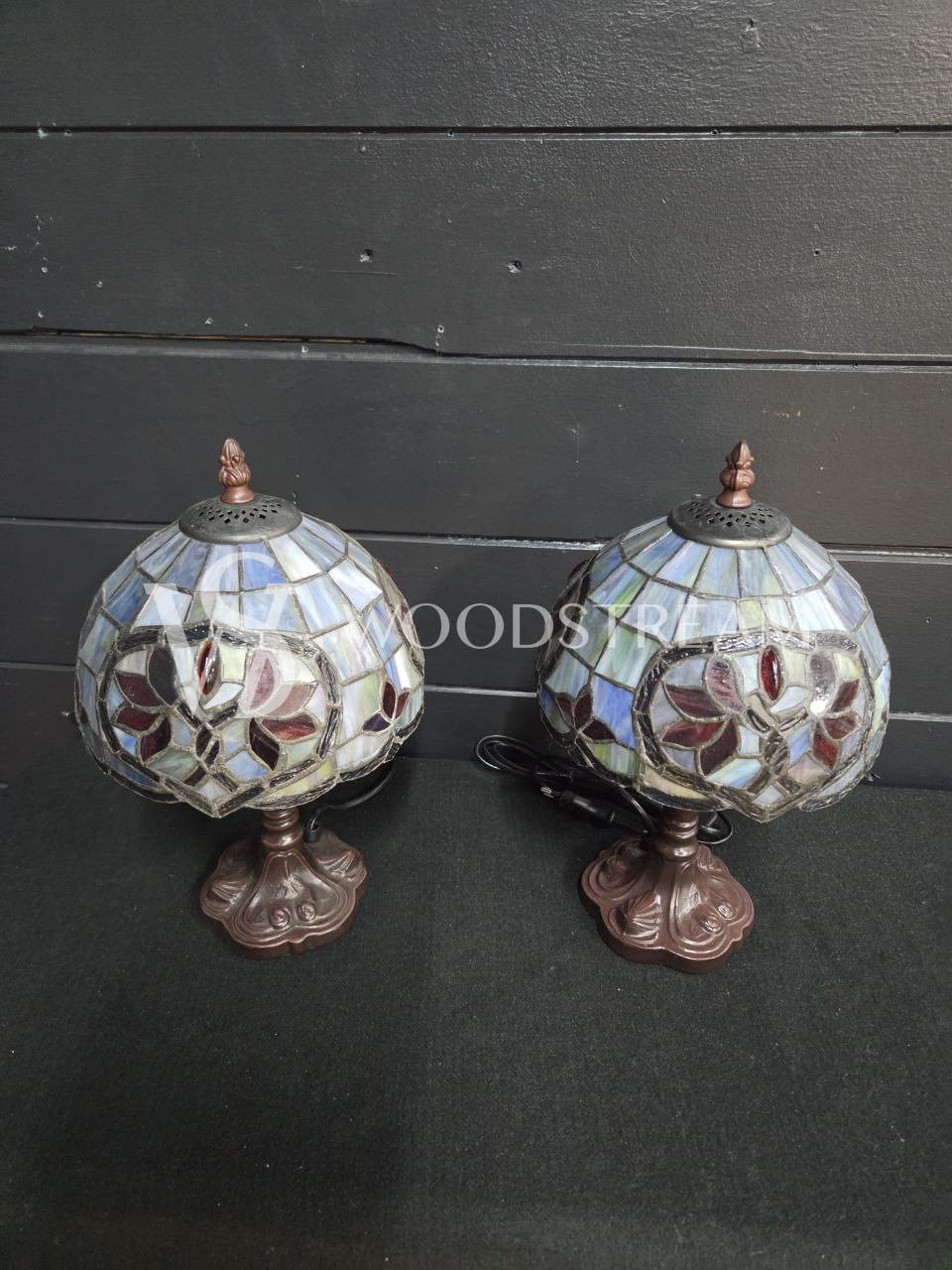 Лампа настольная в стиле Тиффани 2 штуки