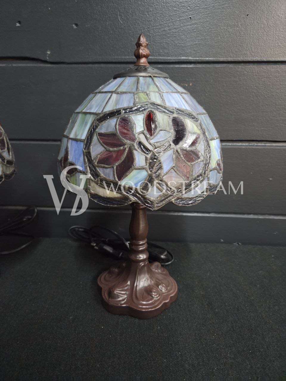 Лампа настольная в стиле Тиффани 2 штуки