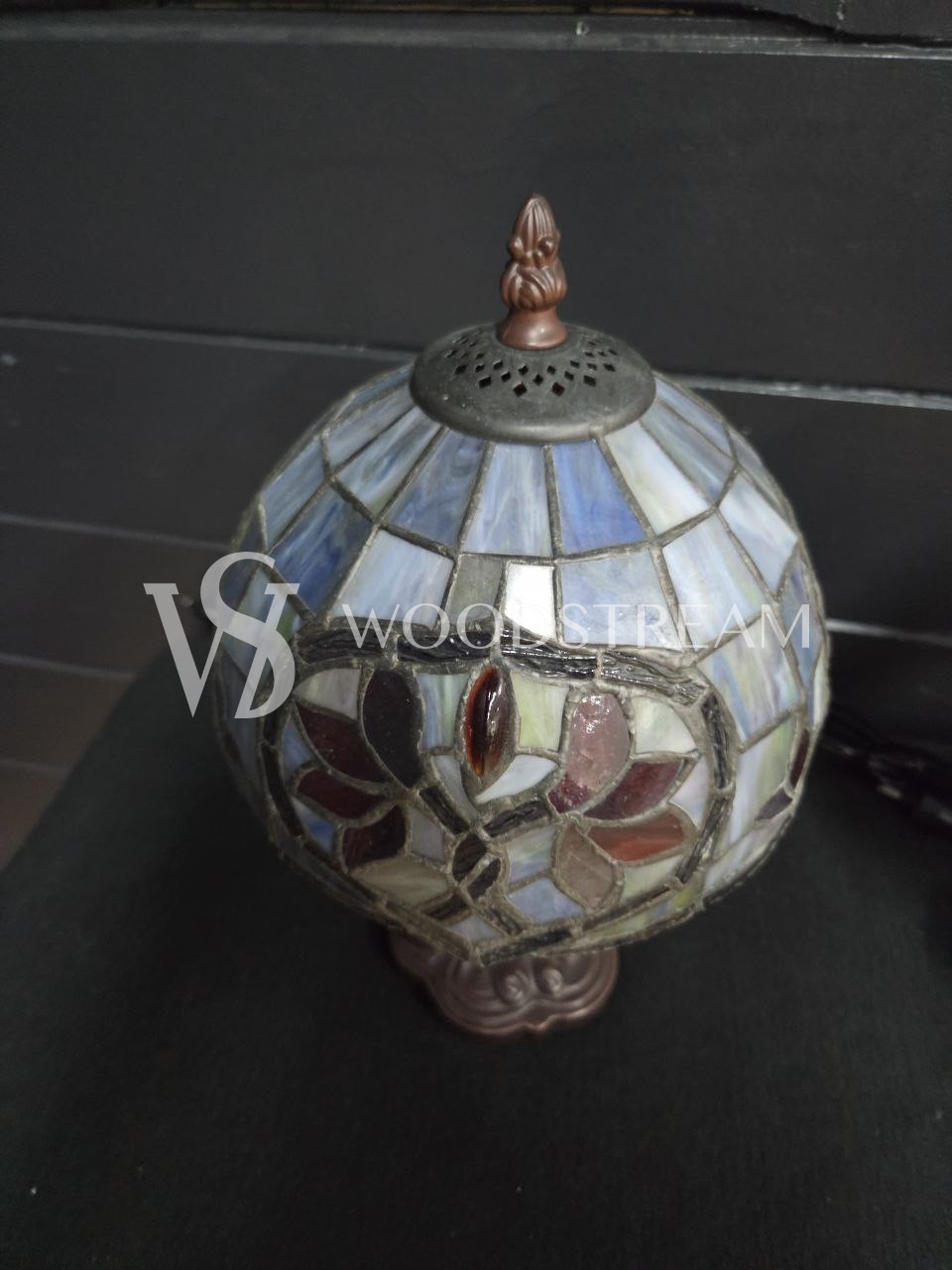 Лампа настольная в стиле Тиффани 2 штуки