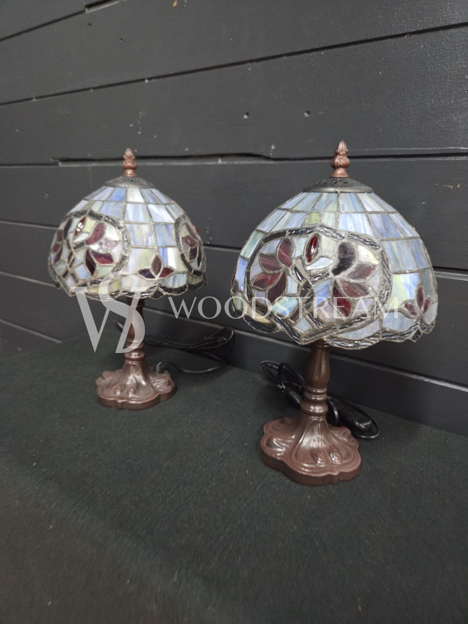 Лампа настольная в стиле Тиффани 2 штуки