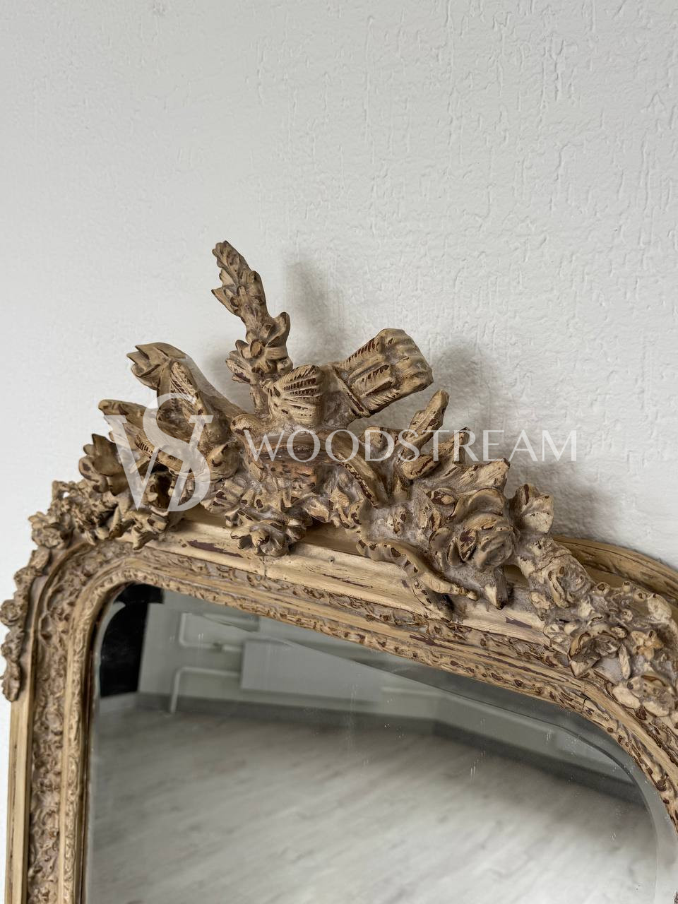 Зеркало в стиле Людовика XVI