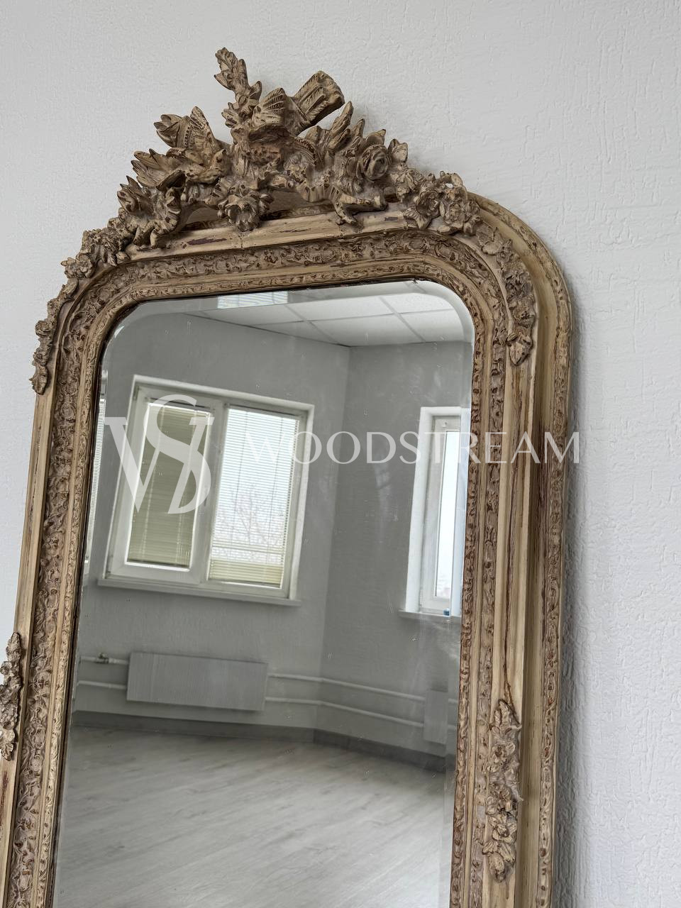 Зеркало в стиле Людовика XVI