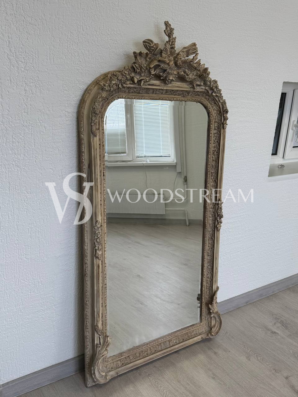 Зеркало в стиле Людовика XVI