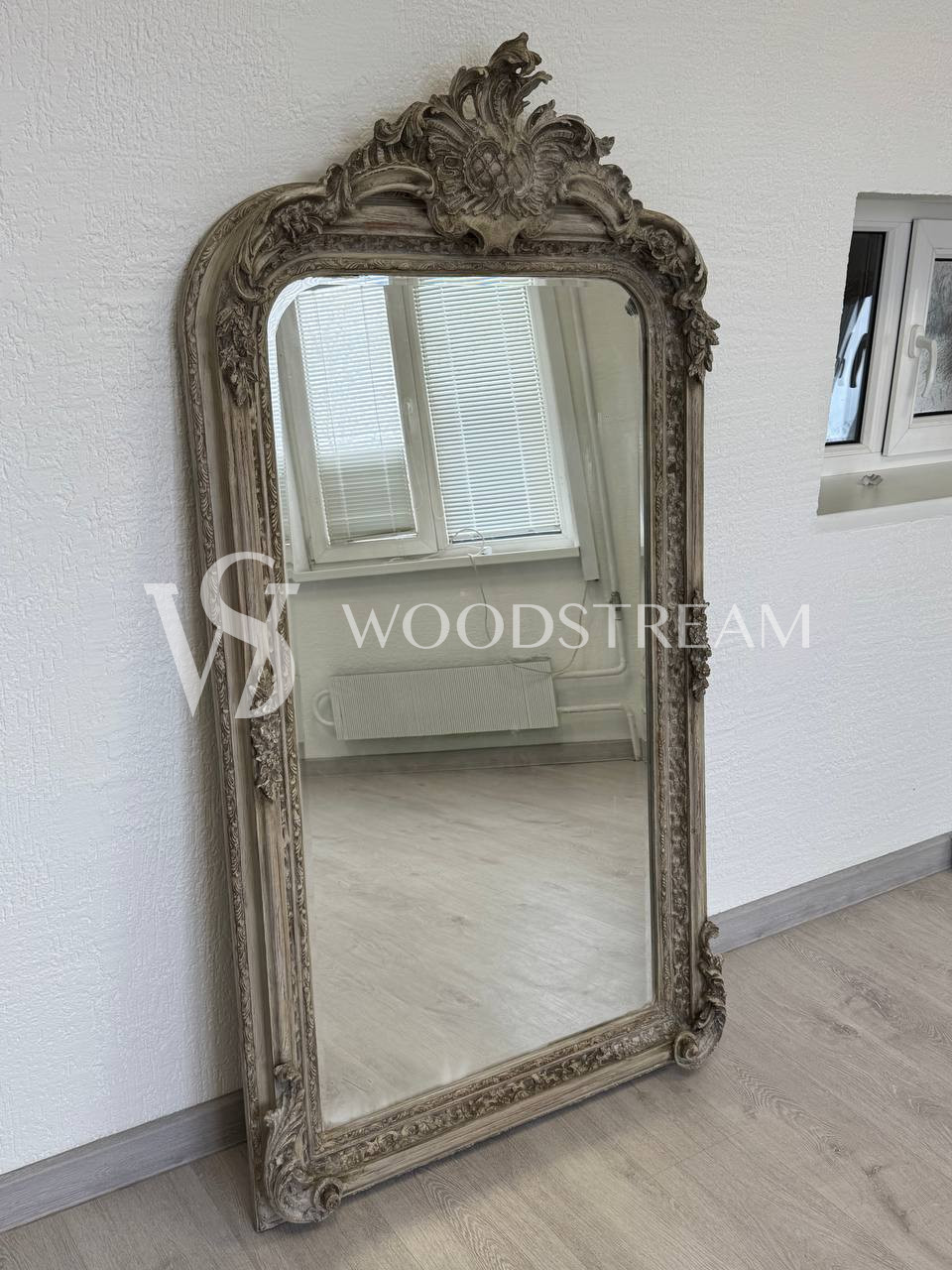 Зеркало в стиле венецианского барокко