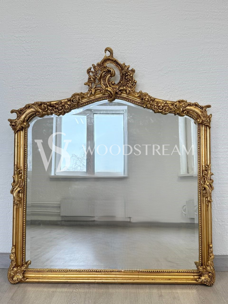 Зеркало настенное в стиле барокко