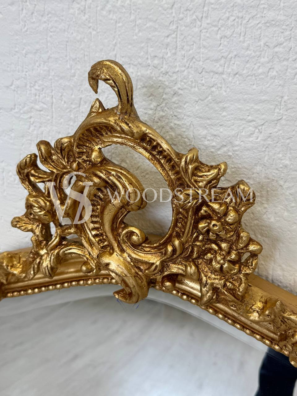 Зеркало настенное в стиле барокко