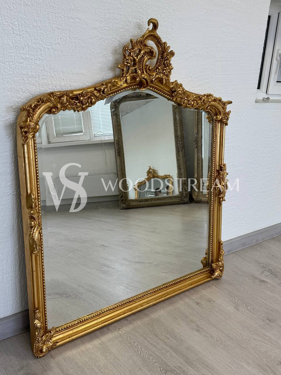 Зеркало настенное в стиле барокко