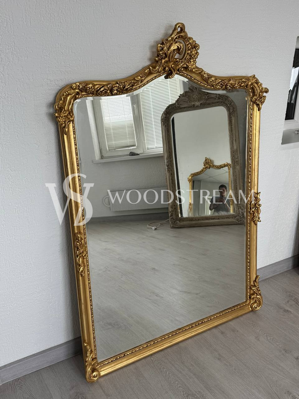 Зеркало настенное в стиле Людовика XV