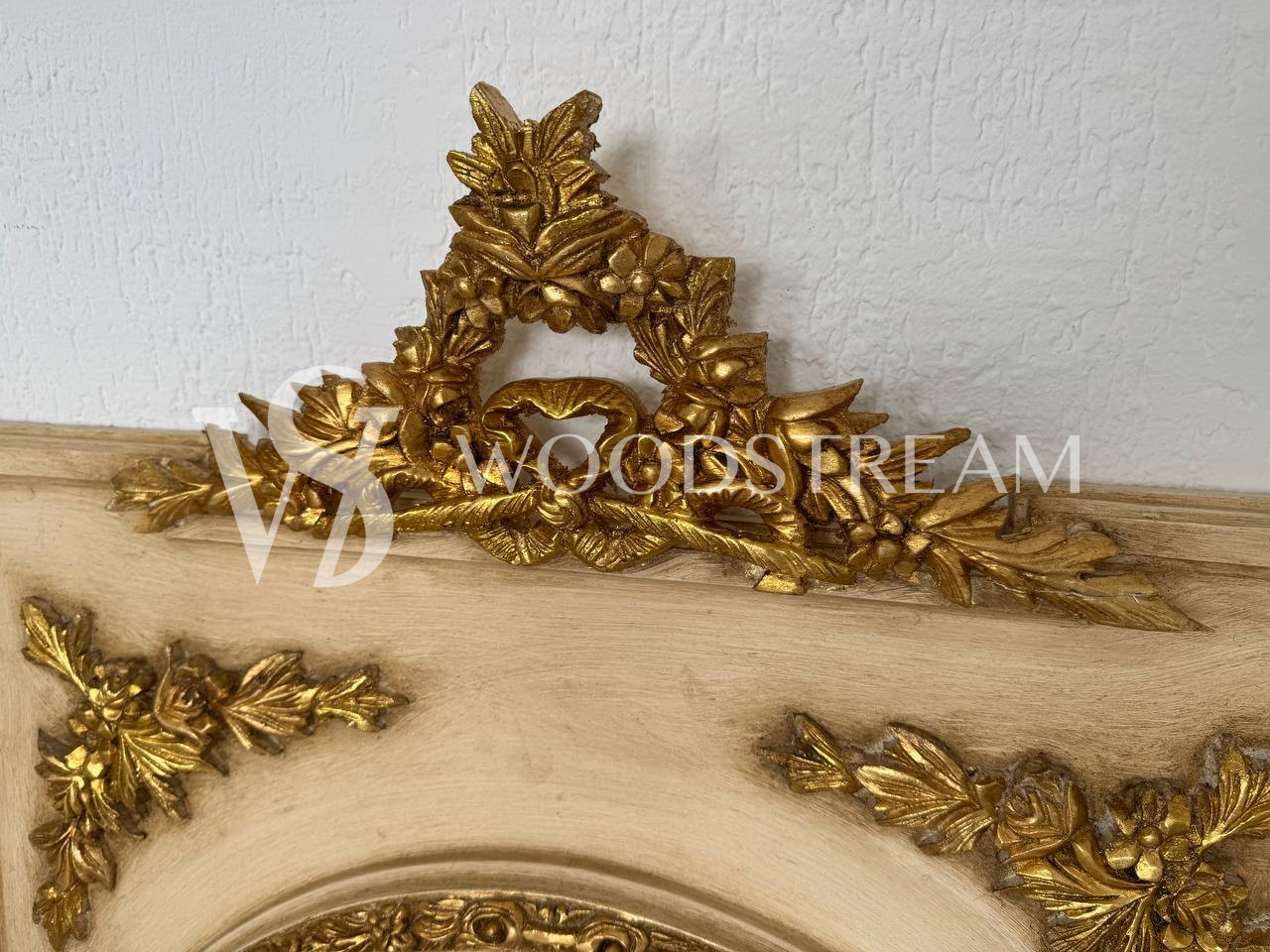 Зеркало настенное в стиле Людовика XVI