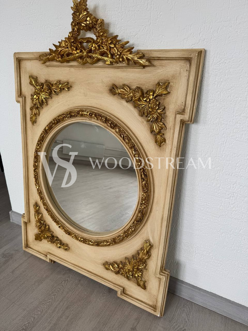 Зеркало настенное в стиле Людовика XVI