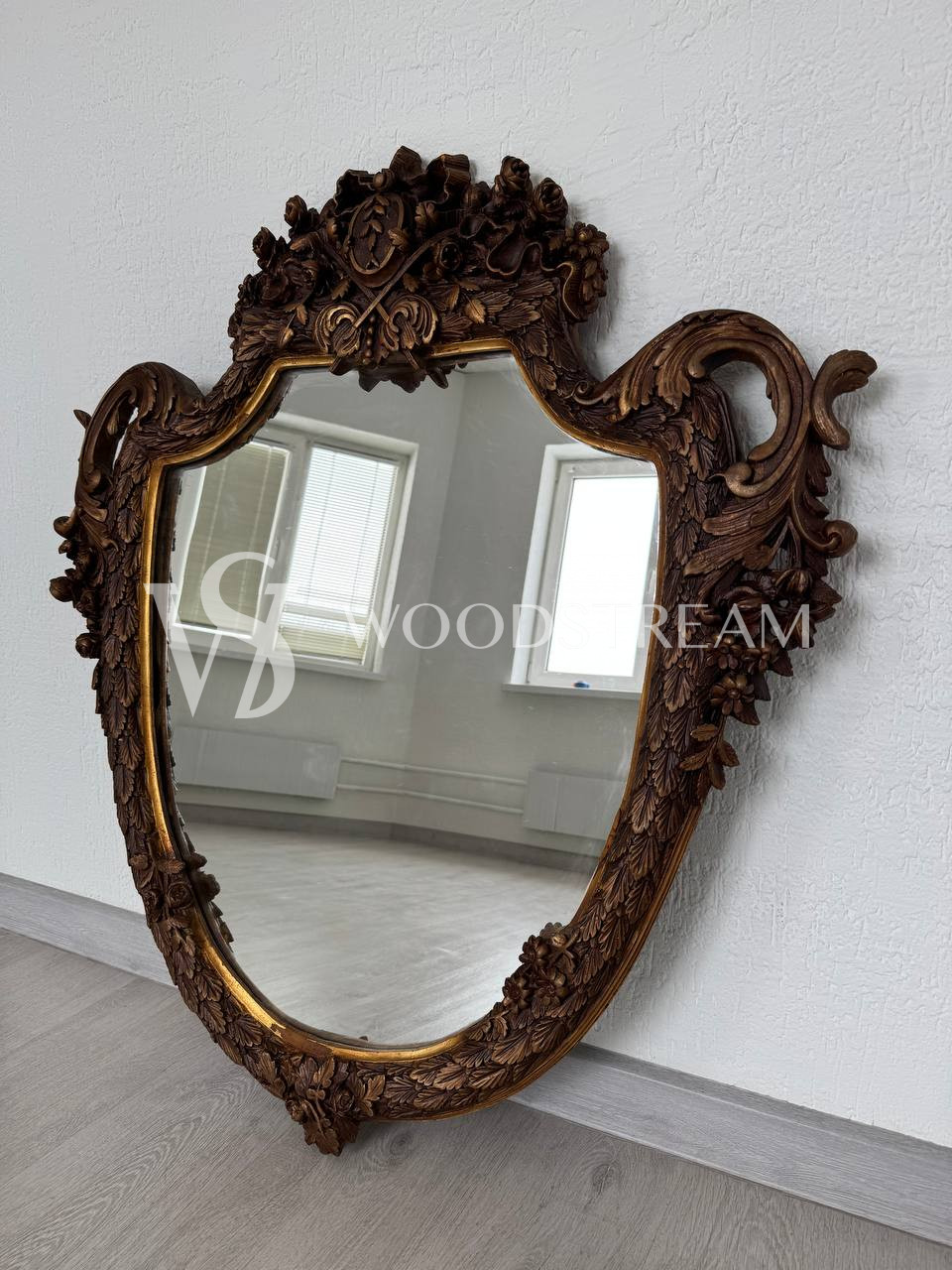 Зеркало настенное в стиле ампир