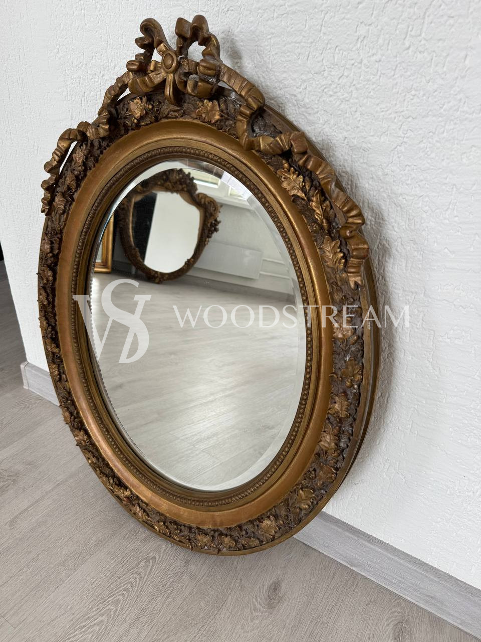 Зеркало настенное в стиле Людовика XVI