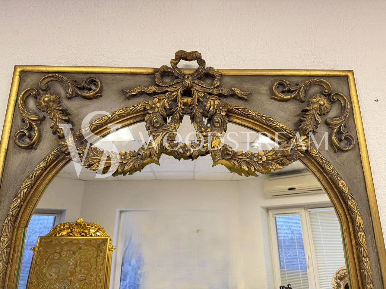 Зеркало в дворцовом стиле