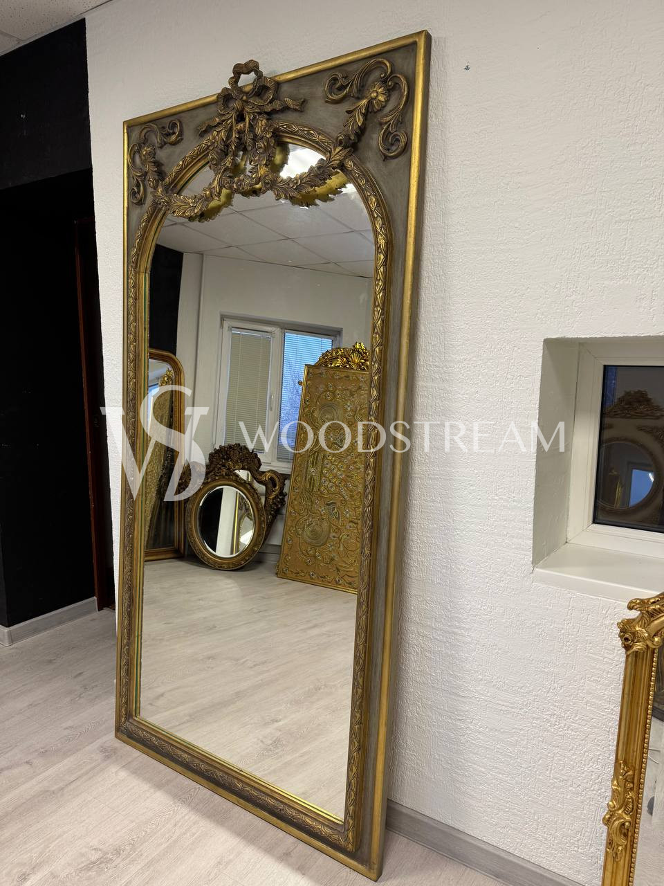 Зеркало в дворцовом стиле