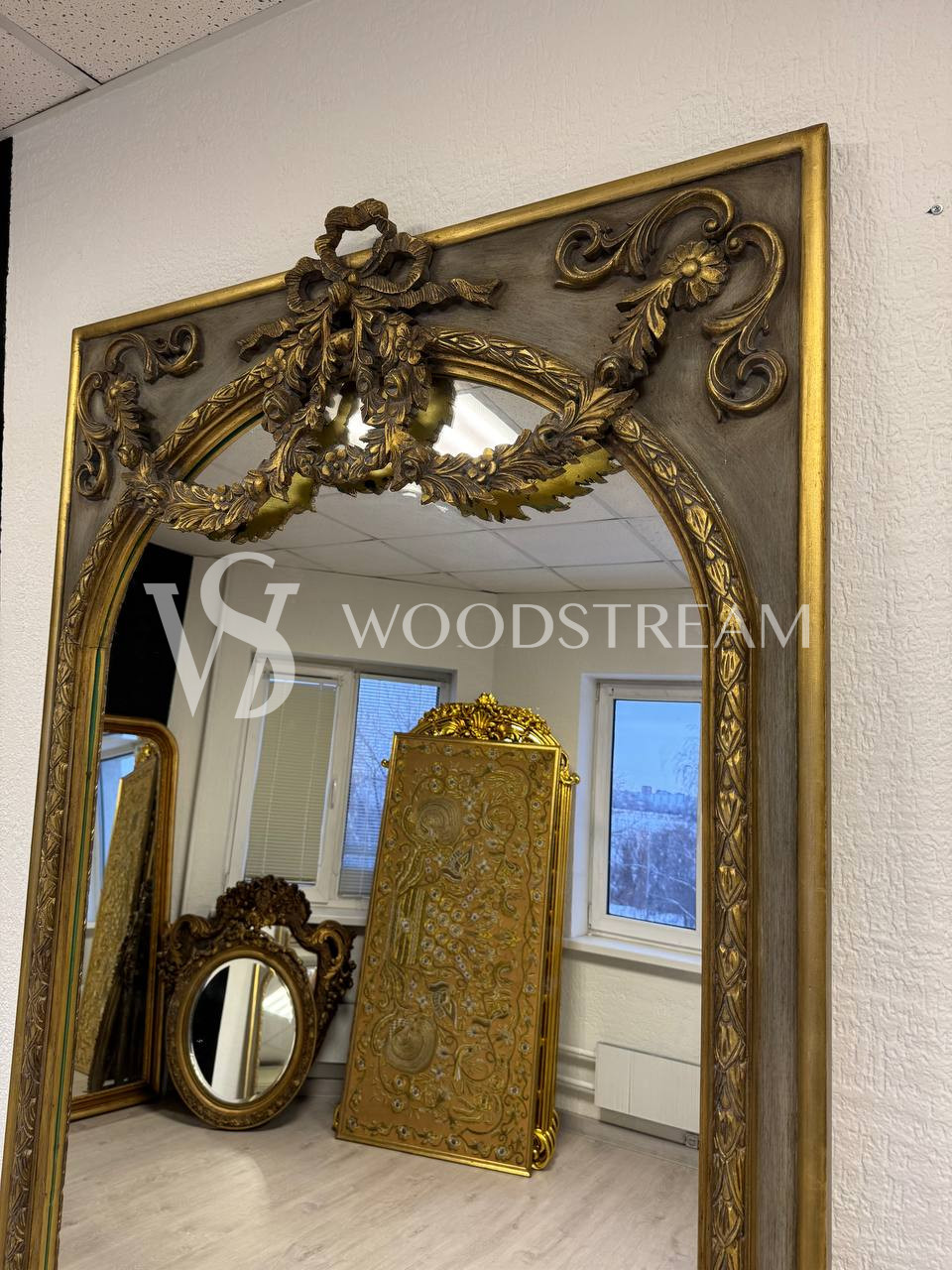 Зеркало в дворцовом стиле