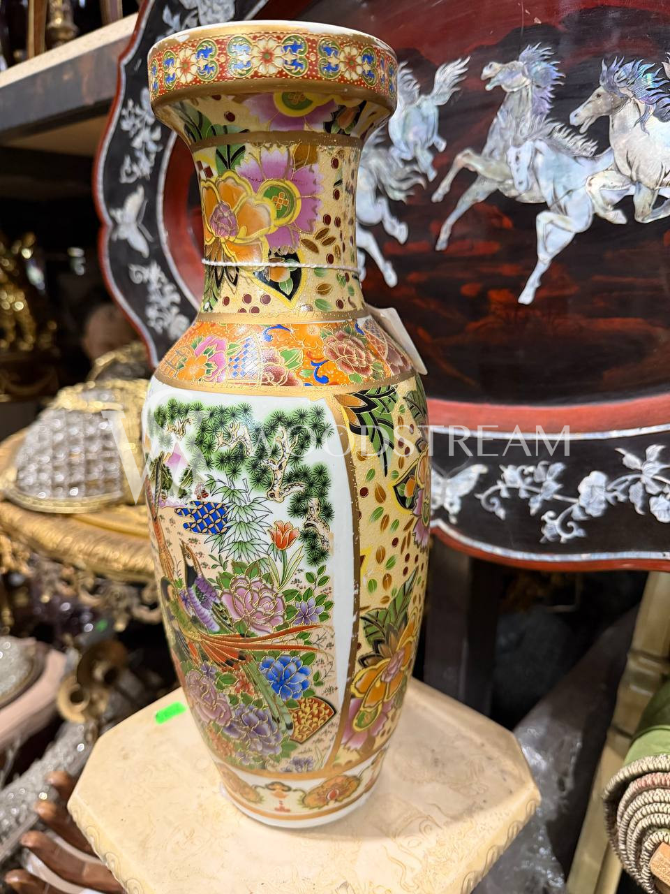 Ваза в стиле шинуазри