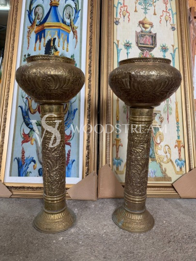 Вазон/Кашпо на подставке/постаменте 2 штуки