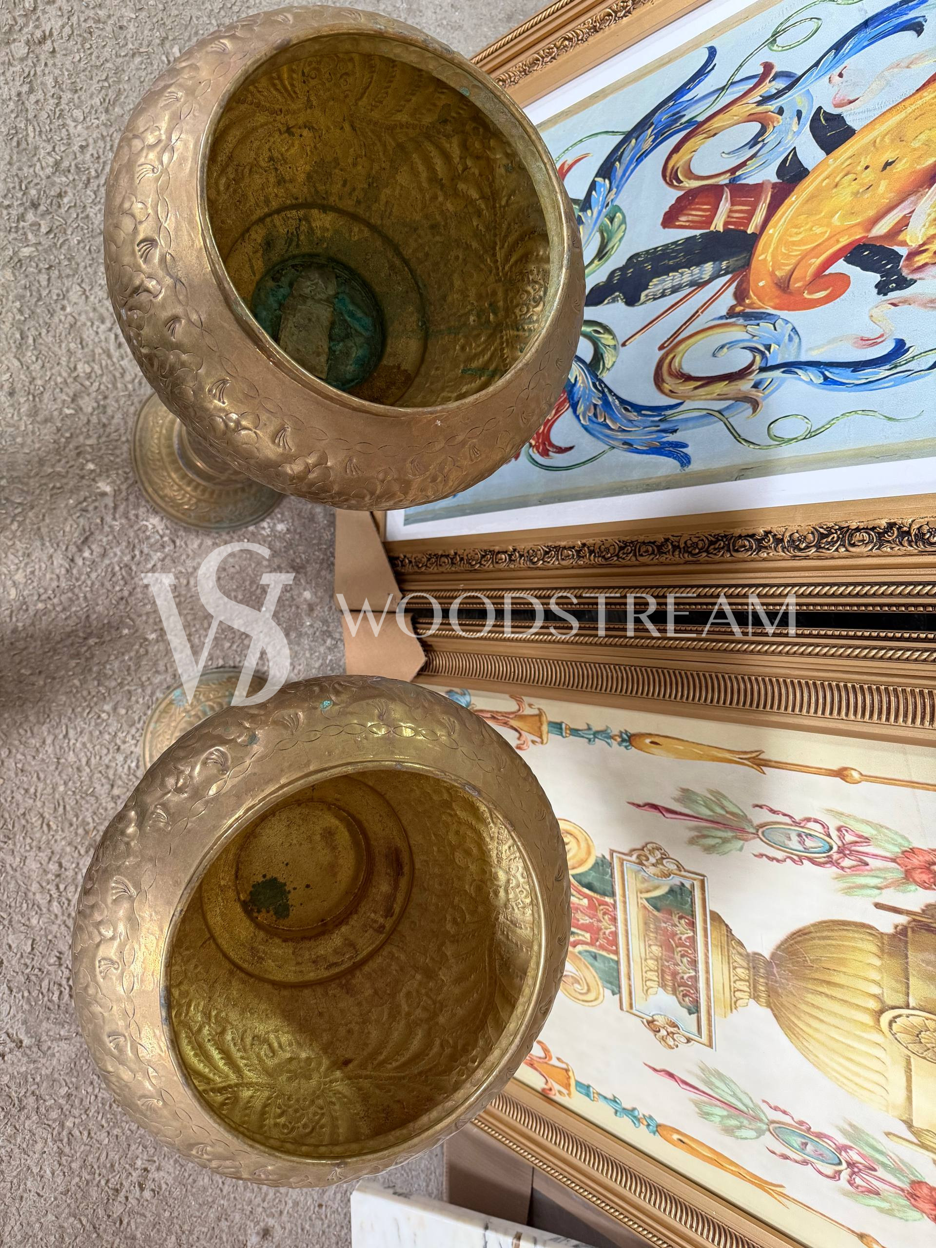 Вазон/Кашпо на подставке/постаменте 2 штуки