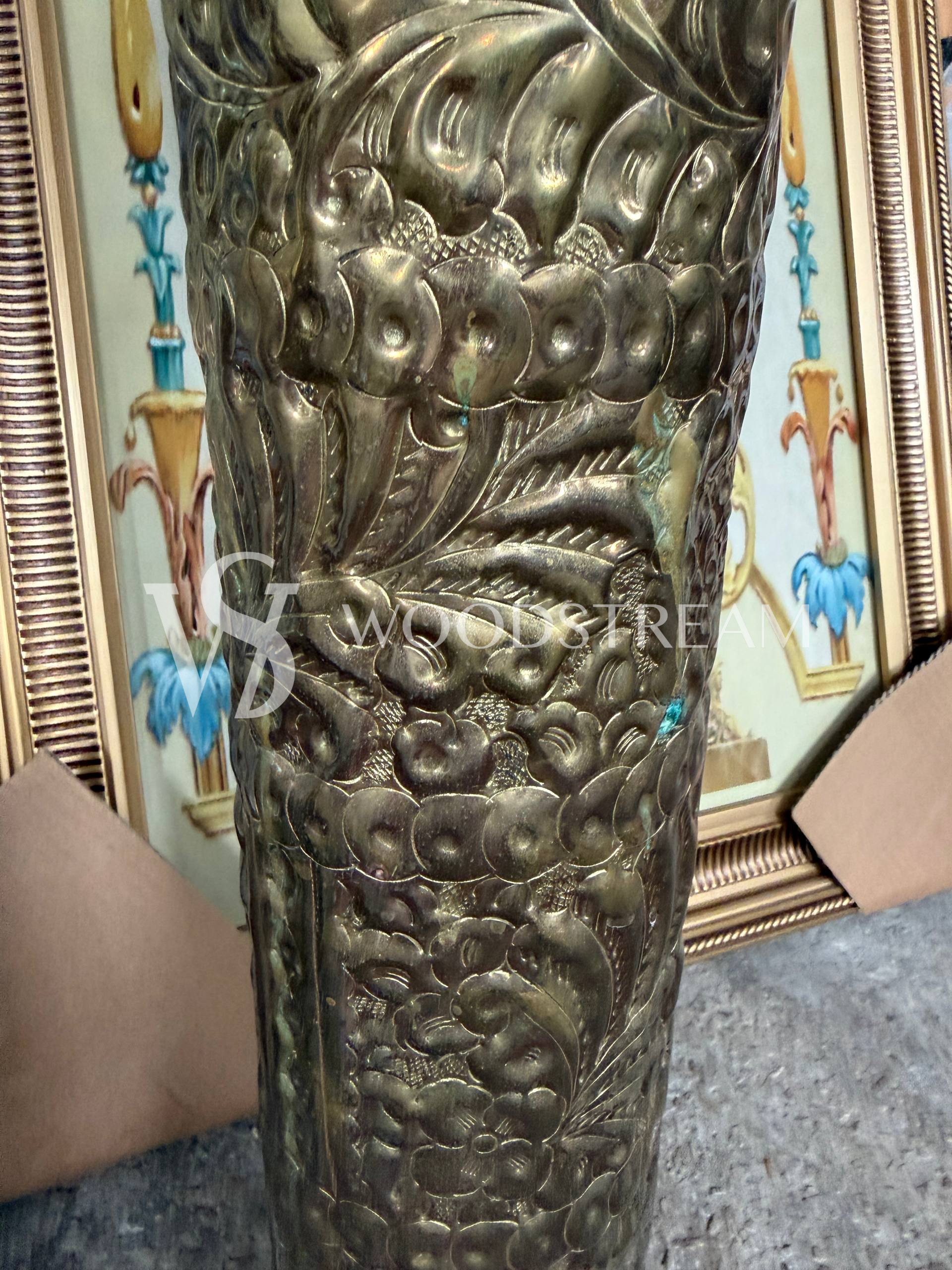 Вазон/Кашпо на подставке/постаменте 2 штуки