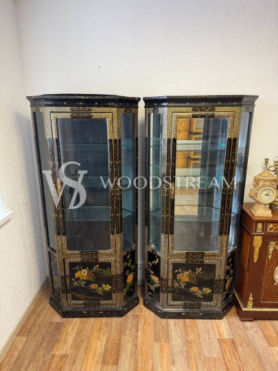 Витрина в стиле шинуазри 2 штуки