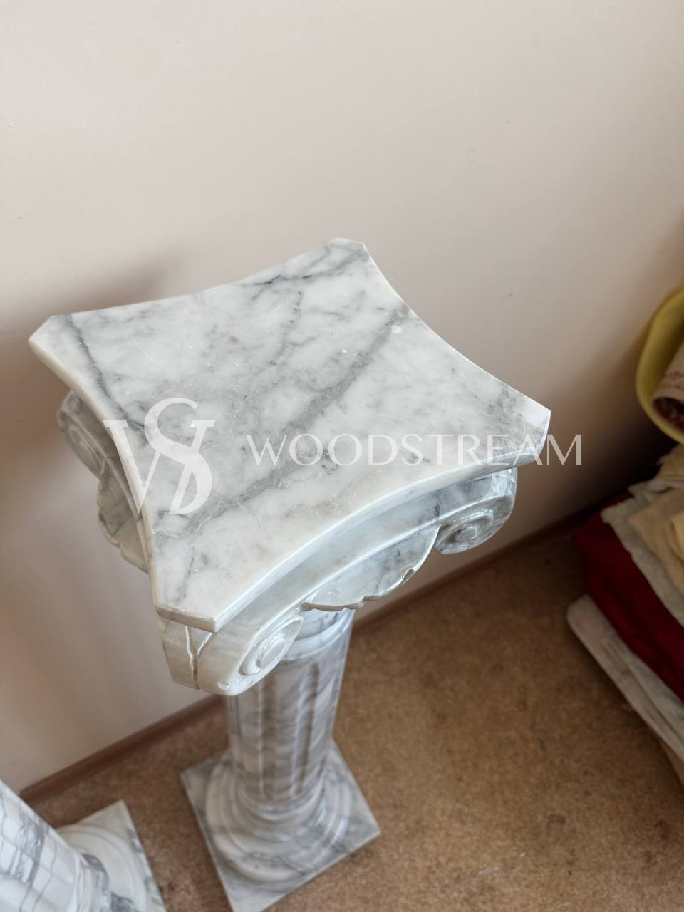 Постамент/Подставка/Колонна в классическом стиле 4 штуки