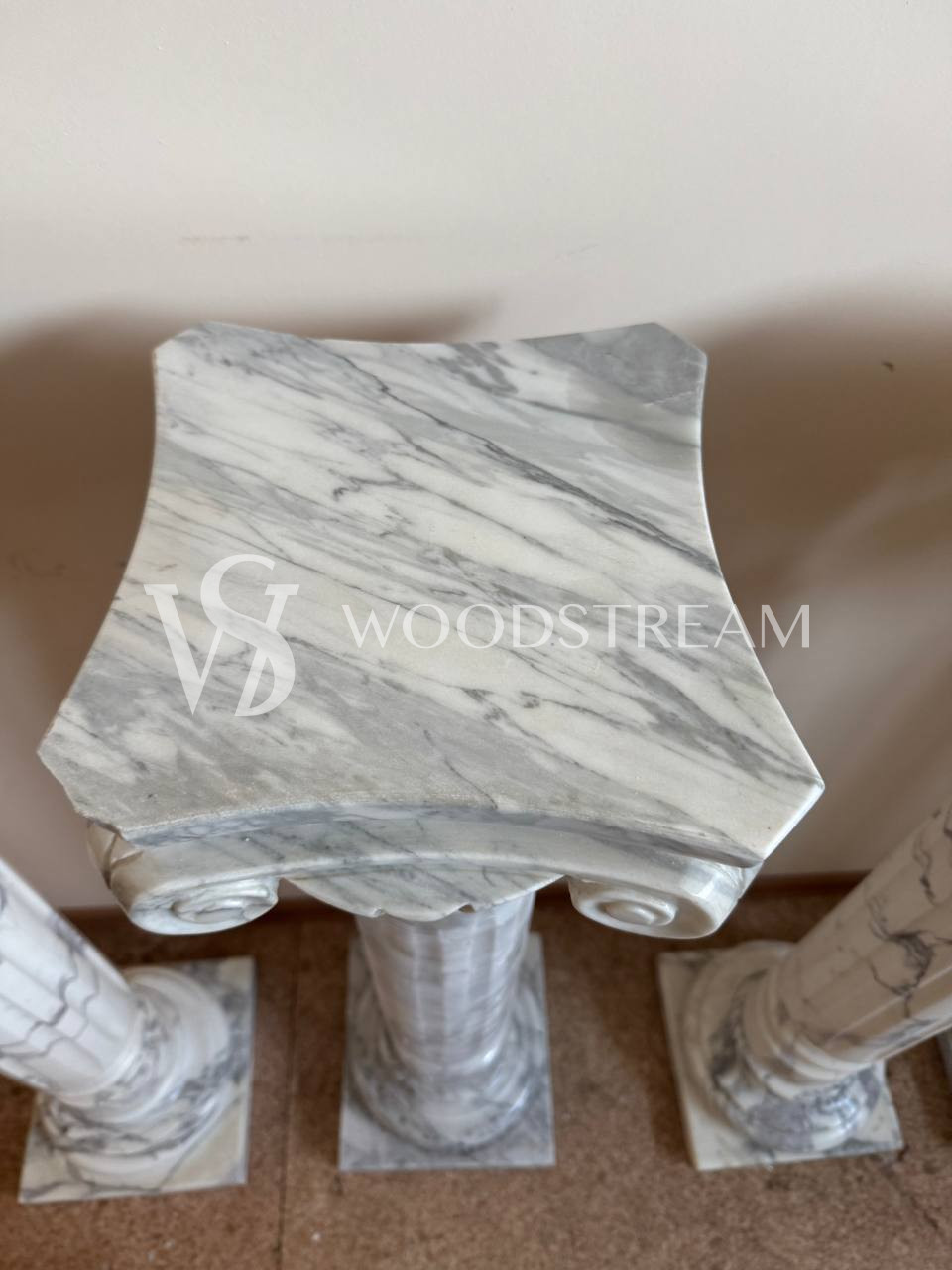 Постамент/Подставка/Колонна в классическом стиле 4 штуки